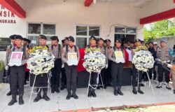 Tiga Anggota Polda Lampung yang Gugur Terima Anugerahi Penghargaan Anumerta dari Polri