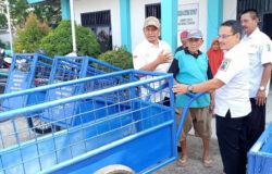 Keren! Pemdes Bumidaya Salurkan Gerobak Dorong Untuk Pemulung dan Pelaku UMKM